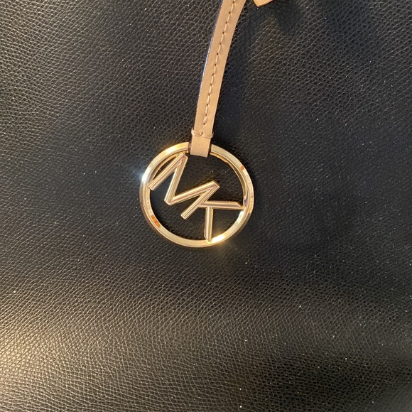 Michael Kors Jet Set Tote NWT - Picture 2 of 5